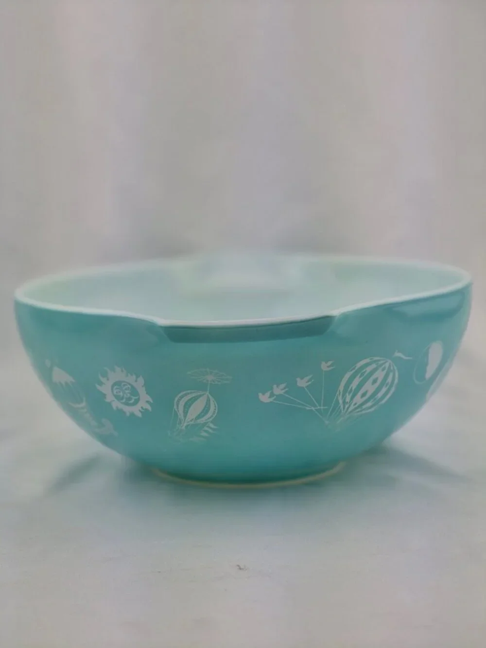 Vintage 444 Pyrex Hot Air Balloon Cinderella Mixing Bowl 4 Quart Turquoise MCM
